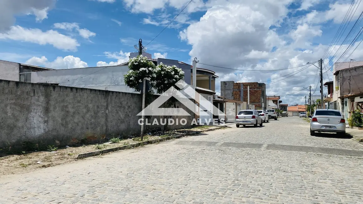 Foto 1 de Terreno / Lote à venda, 366m2 em Feira De Santana - BA
