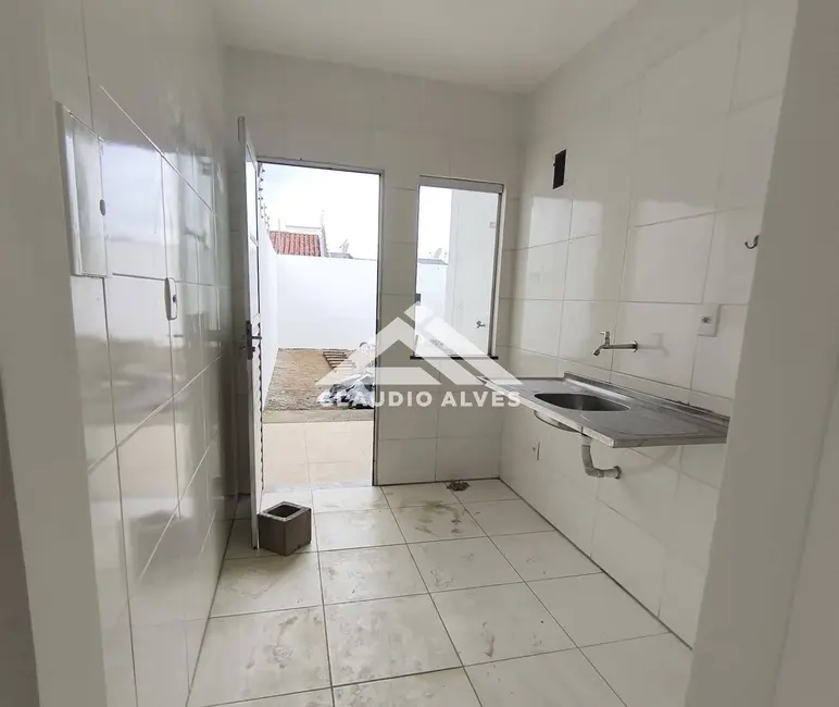 Foto 4 de Casa com 2 quartos à venda, 65m2 em Feira De Santana - BA
