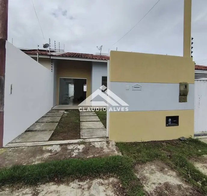 Foto 1 de Casa com 2 quartos à venda, 65m2 em Feira De Santana - BA