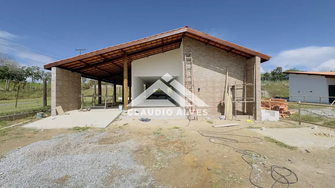 Chácara com 3 quartos à venda, 452m2 em Feira De Santana - BA - imagem 2 Foto 2 de Chácara com 3 quartos à venda, 452m2 em Feira De Santana - BA