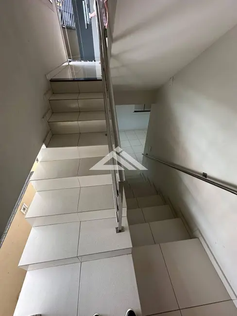 Casa com 4 quartos para alugar em Feira De Santana - BA - imagem 8 Foto 8 de Casa com 4 quartos para alugar em Feira De Santana - BA