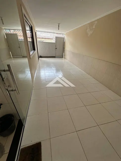 Casa com 4 quartos para alugar em Feira De Santana - BA - imagem 2 Foto 2 de Casa com 4 quartos para alugar em Feira De Santana - BA