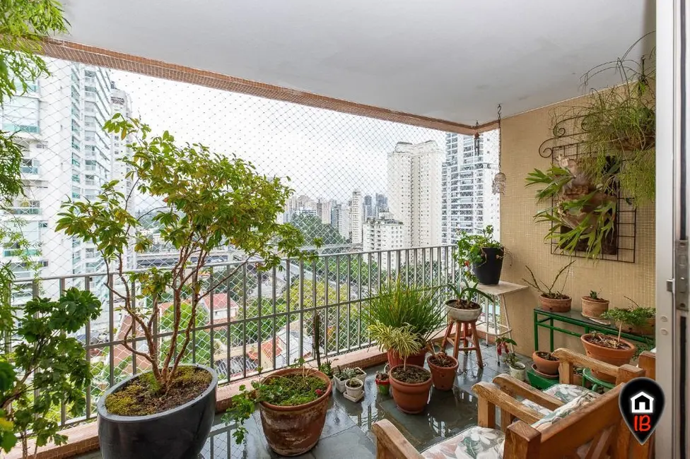 Foto 4 de Apartamento com 3 quartos à venda, 200m2 em Campo Belo, São Paulo - SP