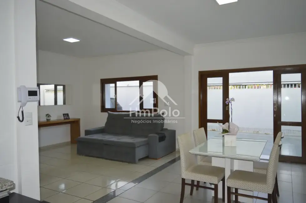 Foto 2 de Casa com 4 quartos à venda, 280m2 em Campinas - SP