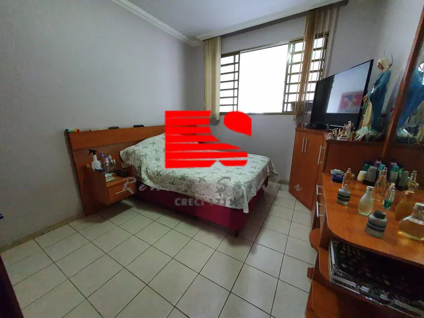 Foto 2 de Casa com 3 quartos à venda, 216m2 em Paraíso, Belo Horizonte - MG