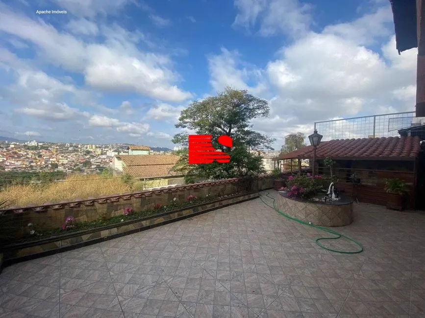 Casa com 3 quartos à venda, 435m2 em Havaí, Belo Horizonte - MG - imagem 3 Foto 3 de Casa com 3 quartos à venda, 435m2 em Havaí, Belo Horizonte - MG