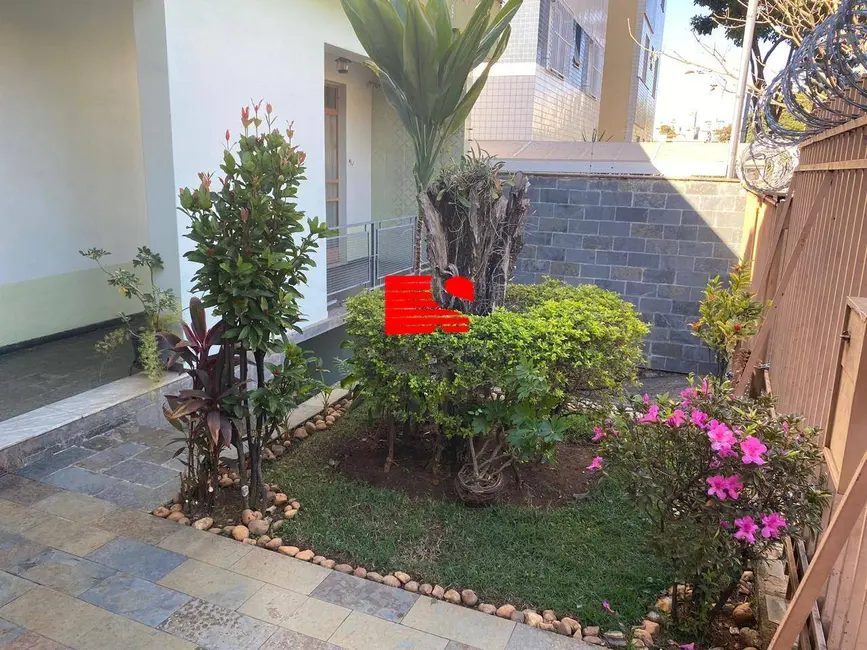 Casa com 3 quartos à venda, 245m2 em Renascença, Belo Horizonte - MG - imagem 8 Foto 8 de Casa com 3 quartos à venda, 245m2 em Renascença, Belo Horizonte - MG