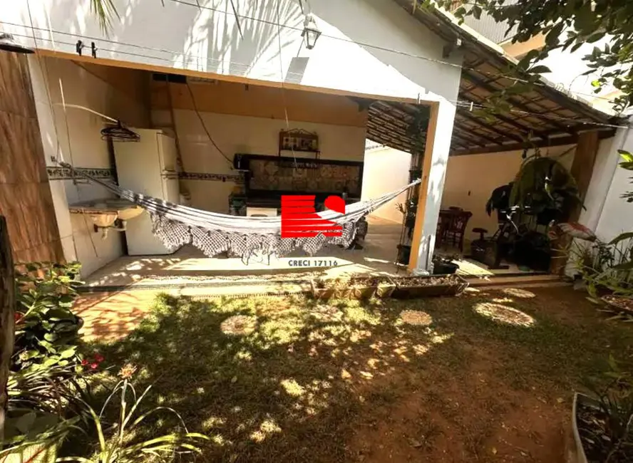 Foto 2 de Casa com 3 quartos à venda em Fernão Dias, Belo Horizonte - MG