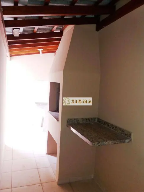 Casa com 2 quartos à venda e para alugar, 227m2 em João XXIII, Vinhedo - SP - imagem 6 Foto 6 de Casa com 2 quartos à venda e para alugar, 227m2 em João XXIII, Vinhedo - SP