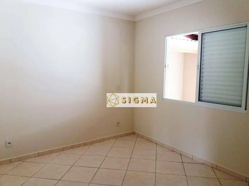 Casa com 2 quartos à venda e para alugar, 227m2 em João XXIII, Vinhedo - SP - imagem 2 Foto 2 de Casa com 2 quartos à venda e para alugar, 227m2 em João XXIII, Vinhedo - SP