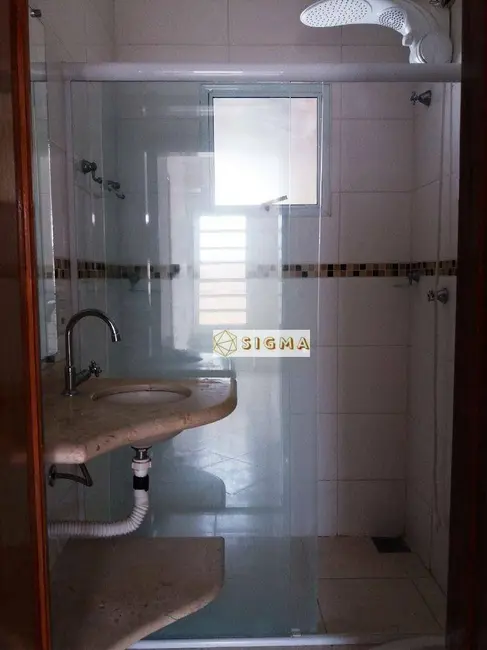 Casa com 2 quartos à venda e para alugar, 227m2 em João XXIII, Vinhedo - SP - imagem 3 Foto 3 de Casa com 2 quartos à venda e para alugar, 227m2 em João XXIII, Vinhedo - SP