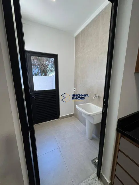 Casa de Condomínio com 3 quartos à venda e para alugar, 160m2 em Chácaras Silvania, Valinhos - SP - imagem 4 Foto 4 de Casa de Condomínio com 3 quartos à venda e para alugar, 160m2 em Chácaras Silvania, Valinhos - SP