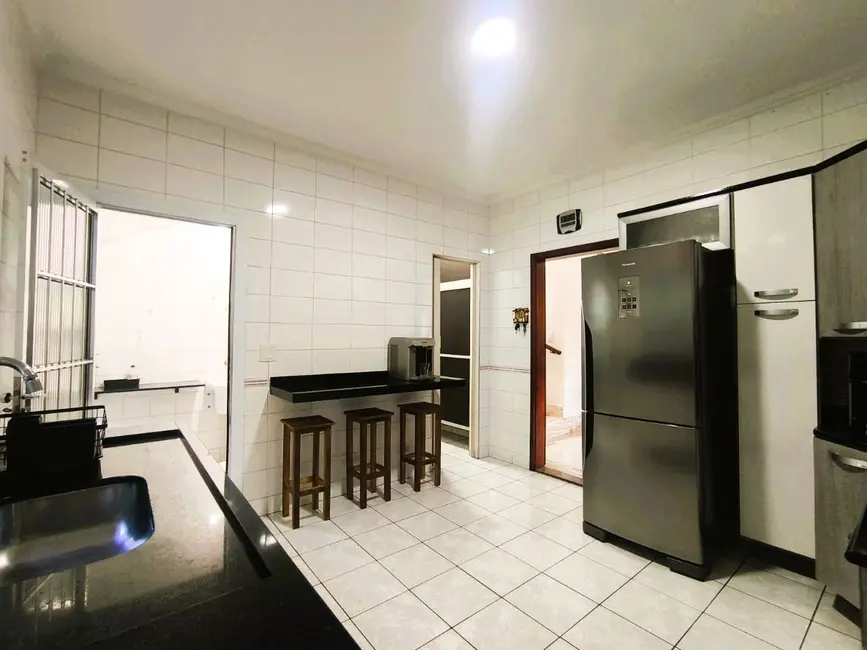 Casa com 3 quartos à venda e para alugar, 332m2 em Nova Vinhedo, Vinhedo - SP - imagem 8 Foto 8 de Casa com 3 quartos à venda e para alugar, 332m2 em Nova Vinhedo, Vinhedo - SP