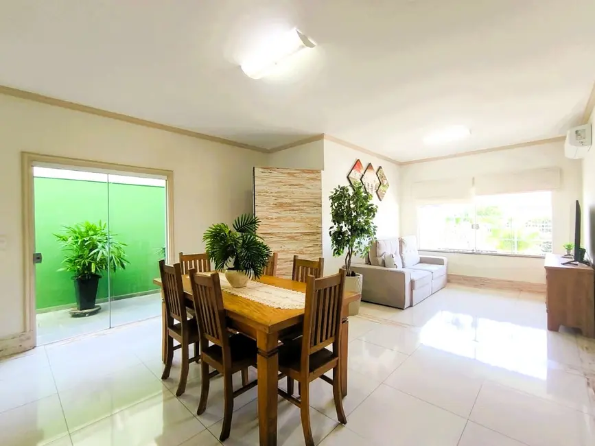 Casa com 3 quartos à venda e para alugar, 332m2 em Nova Vinhedo, Vinhedo - SP - imagem 1 Foto 1 de Casa com 3 quartos à venda e para alugar, 332m2 em Nova Vinhedo, Vinhedo - SP