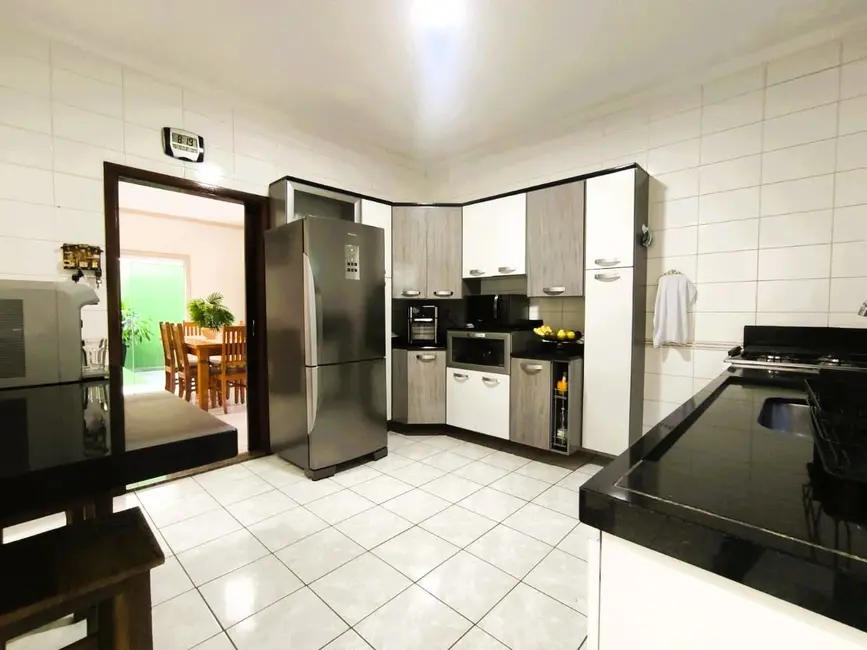 Casa com 3 quartos à venda e para alugar, 332m2 em Nova Vinhedo, Vinhedo - SP - imagem 9 Foto 9 de Casa com 3 quartos à venda e para alugar, 332m2 em Nova Vinhedo, Vinhedo - SP