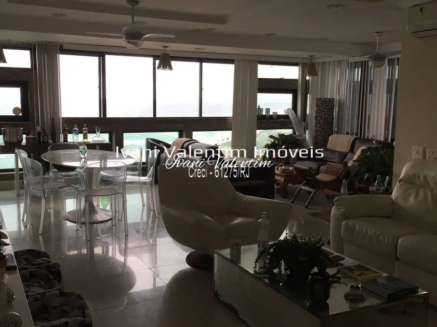 Foto 2 de Apartamento com 4 quartos à venda, 220m2 em Barra da Tijuca, Rio De Janeiro - RJ