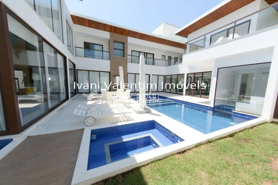 Casa de Condomínio com 5 quartos à venda, 906m2 em Barra da Tijuca, Rio De Janeiro - RJ - imagem 3 Foto 3 de Casa de Condomínio com 5 quartos à venda, 906m2 em Barra da Tijuca, Rio De Janeiro - RJ