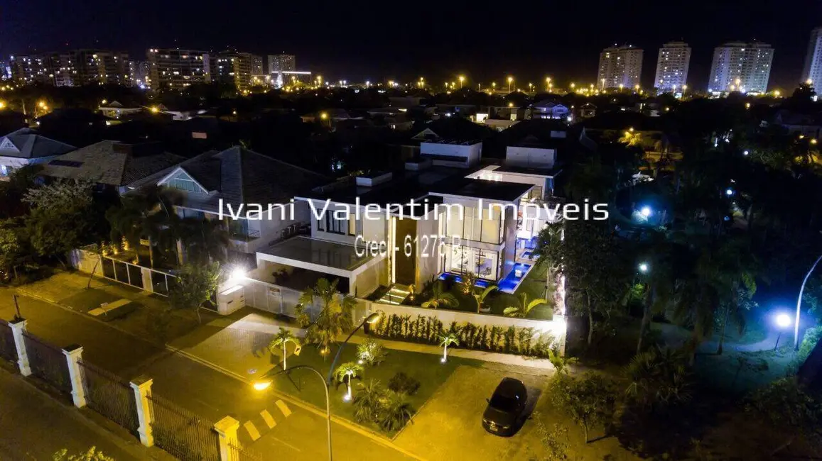 Casa de Condomínio com 5 quartos à venda, 906m2 em Barra da Tijuca, Rio De Janeiro - RJ - imagem 1 Foto 1 de Casa de Condomínio com 5 quartos à venda, 906m2 em Barra da Tijuca, Rio De Janeiro - RJ