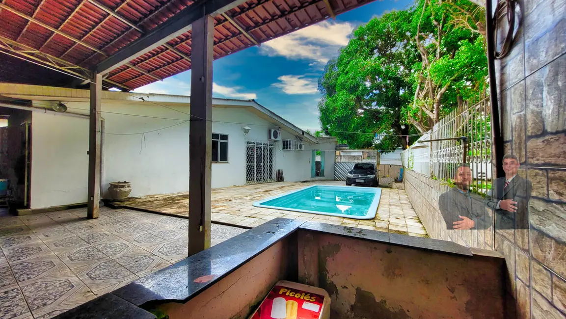 Foto 1 de Casa com 4 quartos à venda, 260m2 em Flores, Manaus - AM