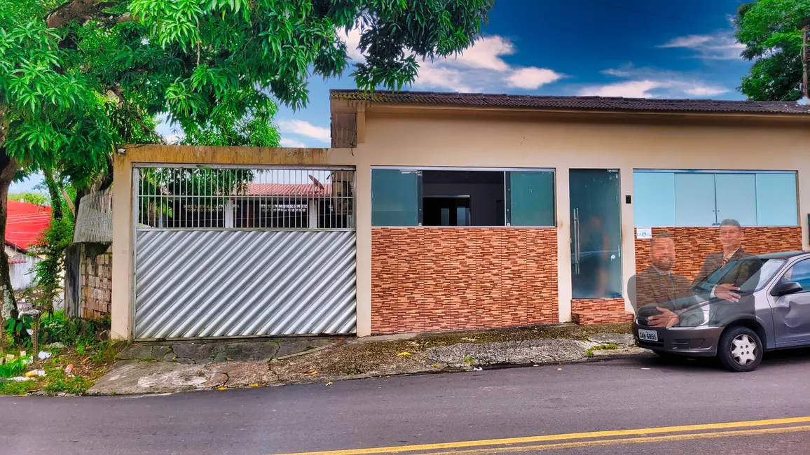Foto 2 de Casa com 4 quartos à venda, 260m2 em Flores, Manaus - AM
