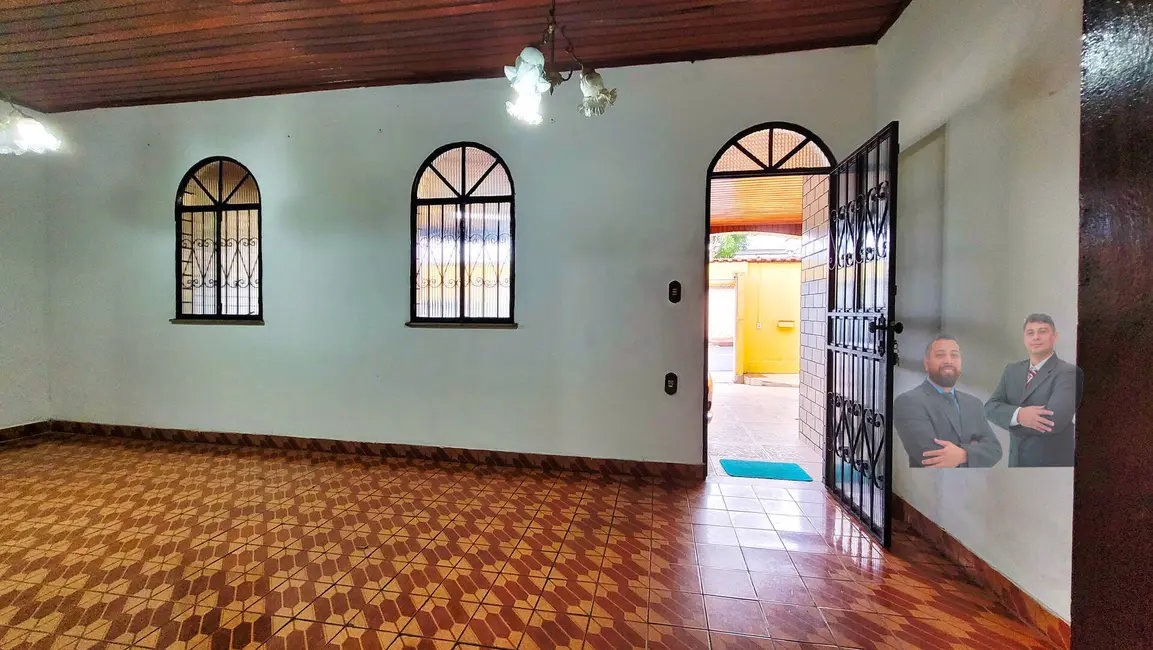Casa com 5 quartos à venda, 220m2 em Flores, Manaus - AM - imagem 4 Foto 4 de Casa com 5 quartos à venda, 220m2 em Flores, Manaus - AM