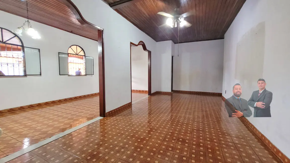 Foto 1 de Casa com 5 quartos à venda, 220m2 em Flores, Manaus - AM