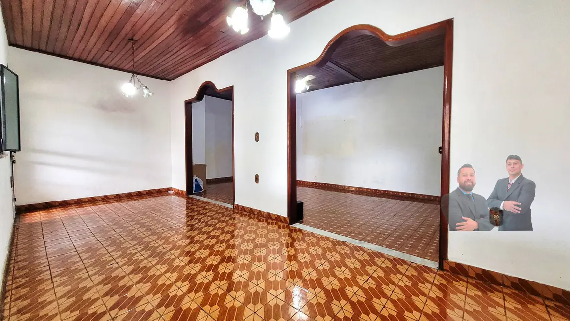 Casa com 5 quartos à venda, 220m2 em Flores, Manaus - AM - imagem 3 Foto 3 de Casa com 5 quartos à venda, 220m2 em Flores, Manaus - AM