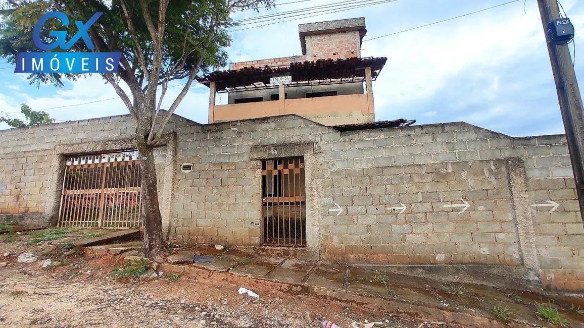Foto 1 de Casa com 4 quartos à venda, 120m2 em Esmeraldas - MG