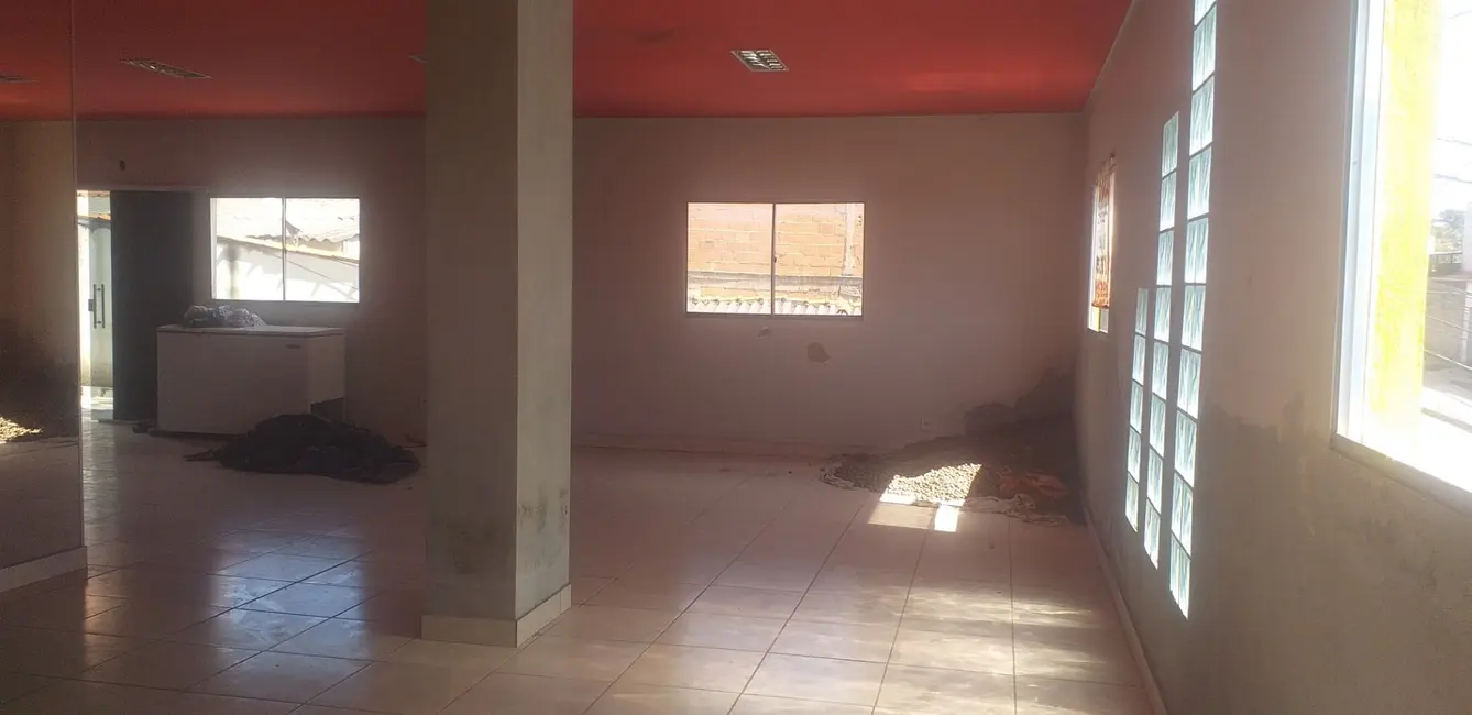 Foto 1 de Loja para alugar, 120m2 em Veneza, Ribeirao Das Neves - MG