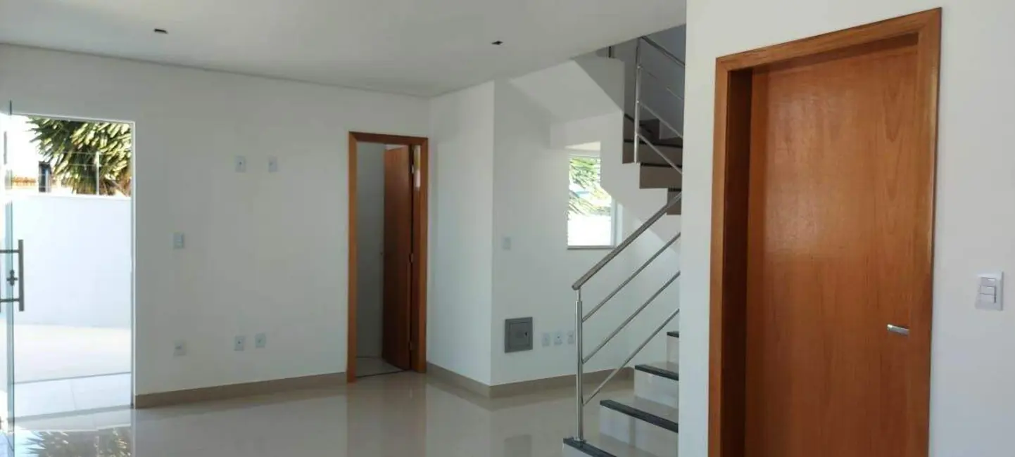Foto 3 de Casa com 2 quartos à venda, 90m2 em Rio Branco, Belo Horizonte - MG