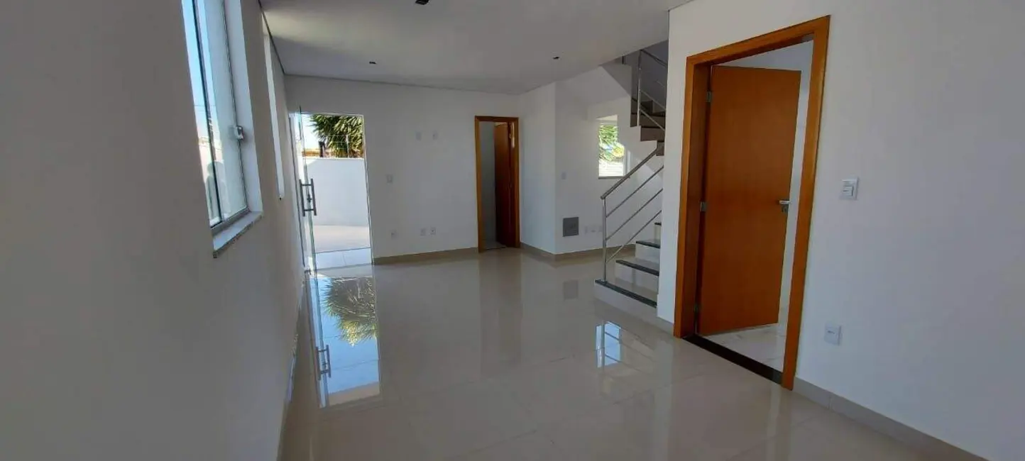 Foto 4 de Casa com 2 quartos à venda, 90m2 em Rio Branco, Belo Horizonte - MG