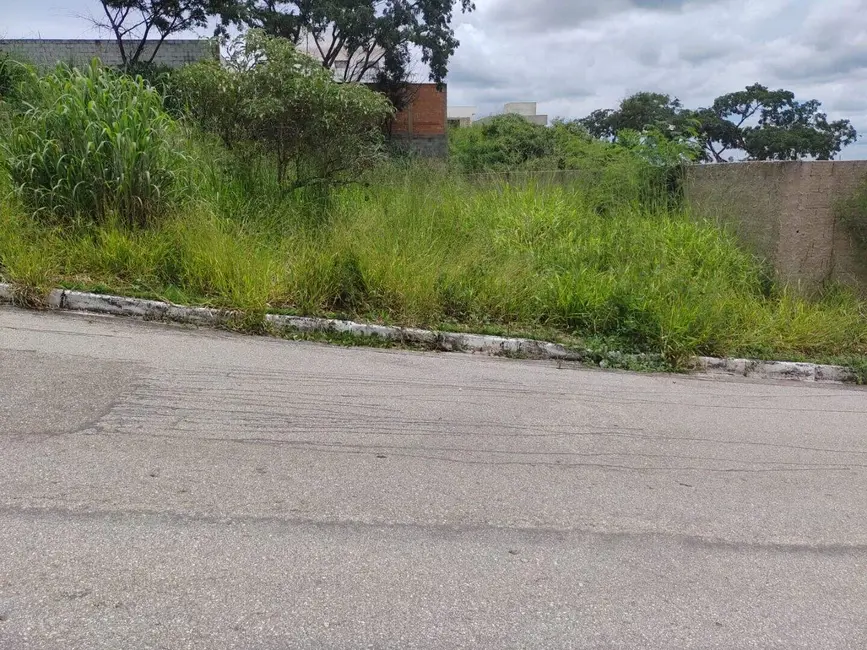 Foto 1 de Terreno / Lote à venda, 360m2 em Vespasiano - MG