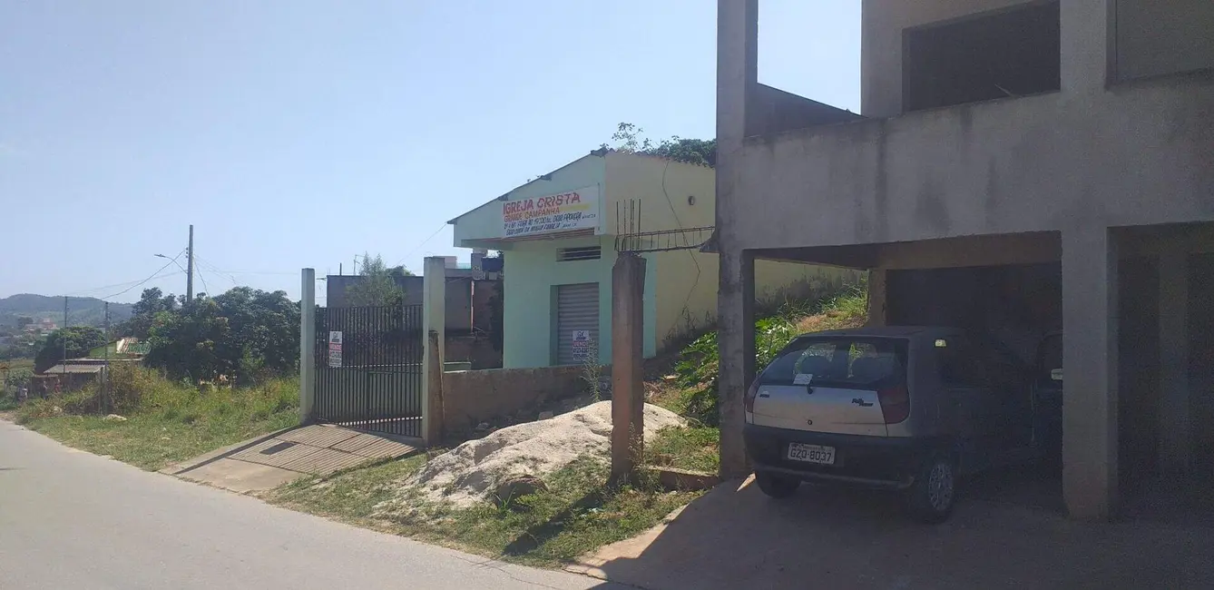 Foto 2 de Casa com 2 quartos à venda, 120m2 em Esmeraldas - MG