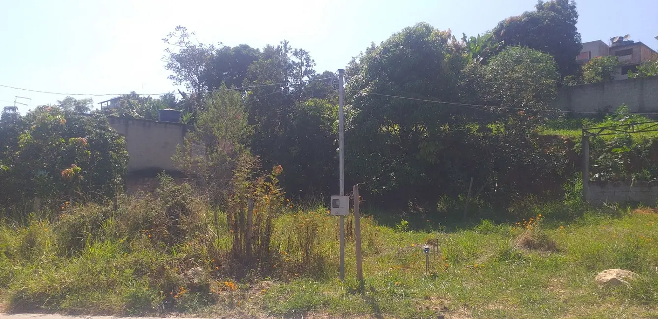 Foto 3 de Casa com 2 quartos à venda, 120m2 em Esmeraldas - MG
