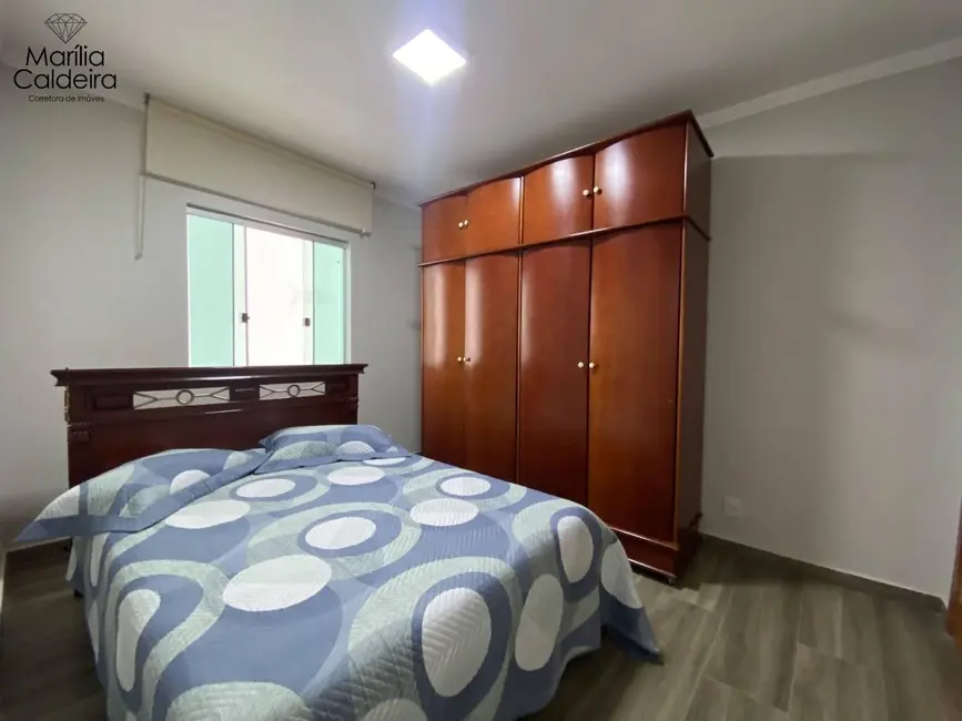 Foto 5 de Casa com 3 quartos à venda, 1000m2 em Ribeirao Das Neves - MG