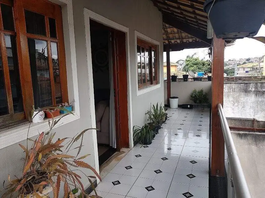 Foto 1 de Casa com 7 quartos à venda, 280m2 em Contagem - MG