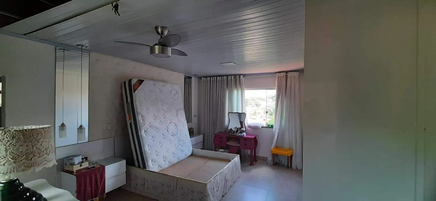 Casa com 6 quartos à venda, 220m2 em Florença, Ribeirao Das Neves - MG - imagem 5 Foto 5 de Casa com 6 quartos à venda, 220m2 em Florença, Ribeirao Das Neves - MG