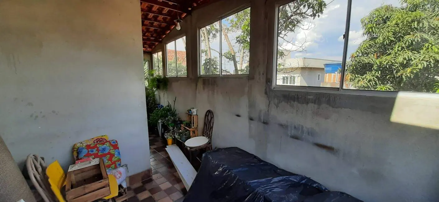 Casa com 6 quartos à venda, 220m2 em Florença, Ribeirao Das Neves - MG - imagem 3 Foto 3 de Casa com 6 quartos à venda, 220m2 em Florença, Ribeirao Das Neves - MG
