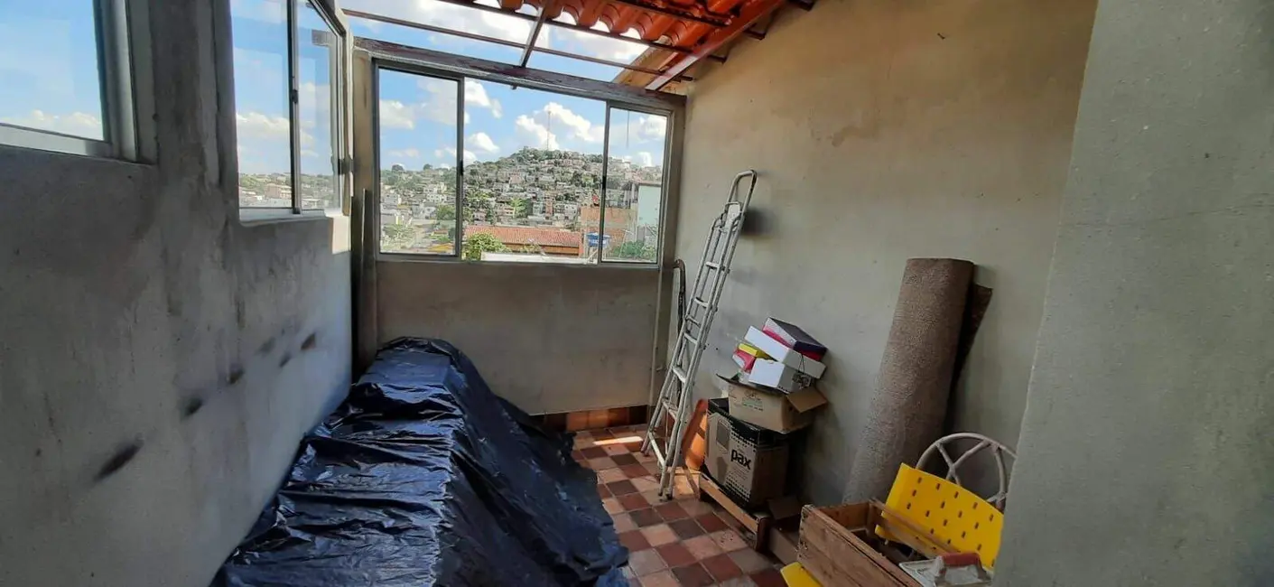 Foto 2 de Casa com 6 quartos à venda, 220m2 em Florença, Ribeirao Das Neves - MG