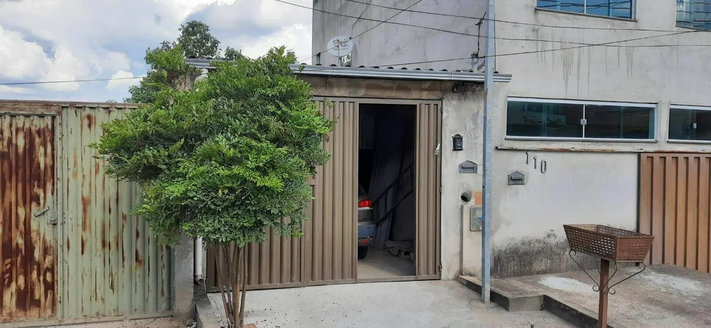 Foto 1 de Casa com 6 quartos à venda, 220m2 em Florença, Ribeirao Das Neves - MG