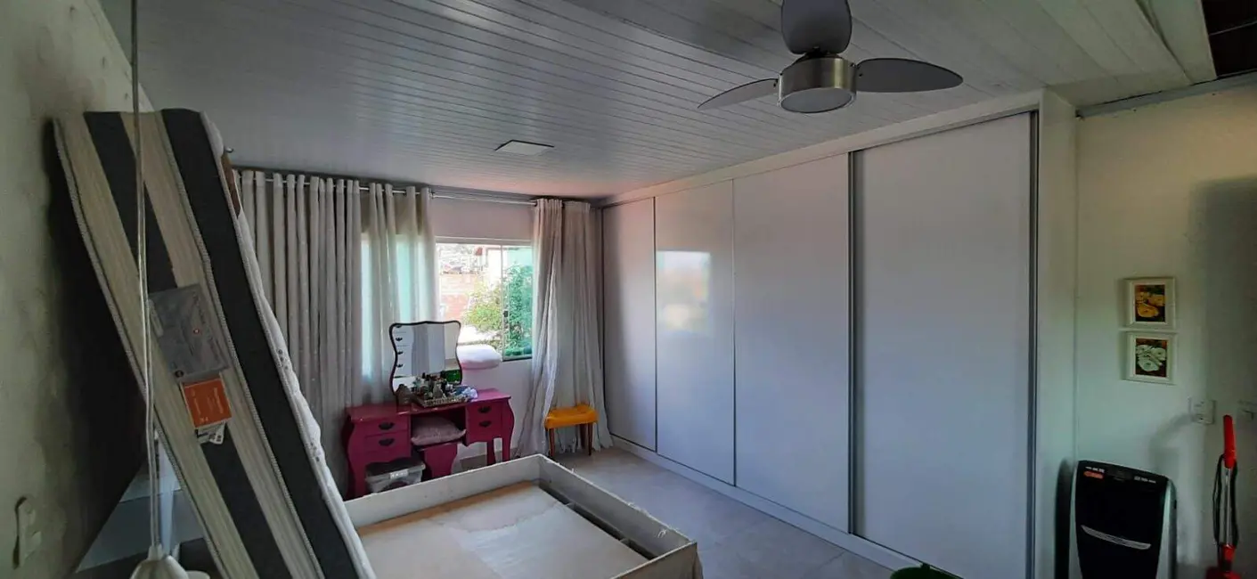 Casa com 6 quartos à venda, 220m2 em Florença, Ribeirao Das Neves - MG - imagem 6 Foto 6 de Casa com 6 quartos à venda, 220m2 em Florença, Ribeirao Das Neves - MG