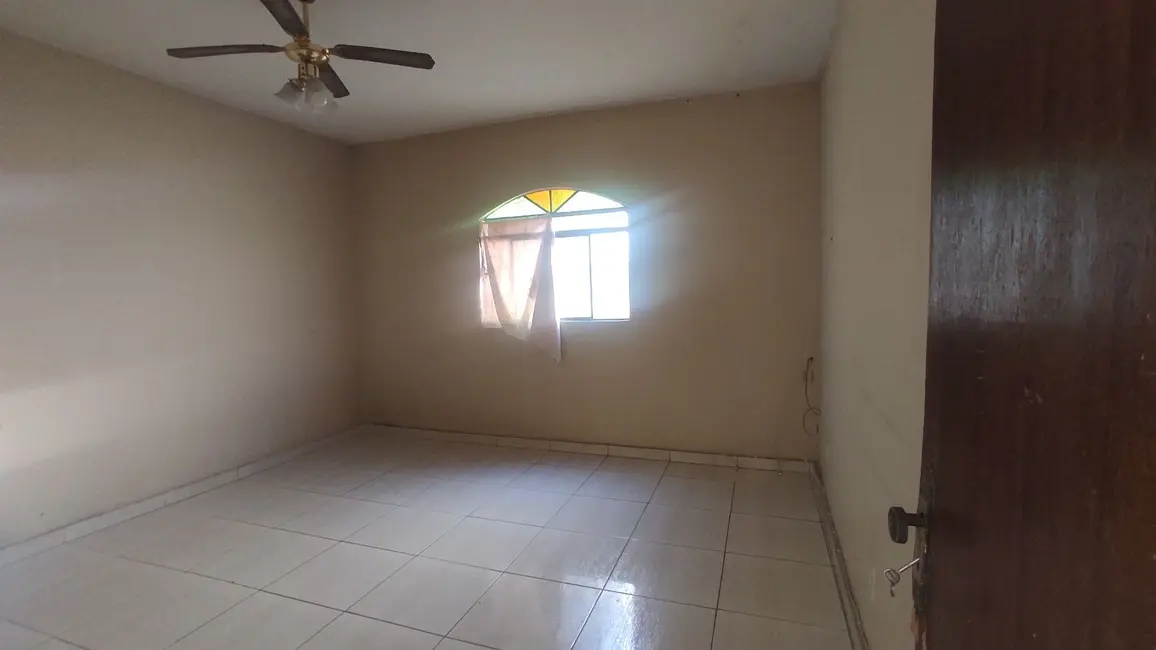 Foto 3 de Casa com 2 quartos à venda, 110m2 em Veneza, Ribeirao Das Neves - MG