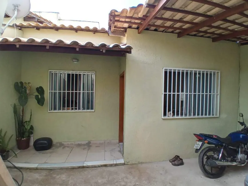 Foto 2 de Casa com 2 quartos à venda, 90m2 em Esmeraldas - MG