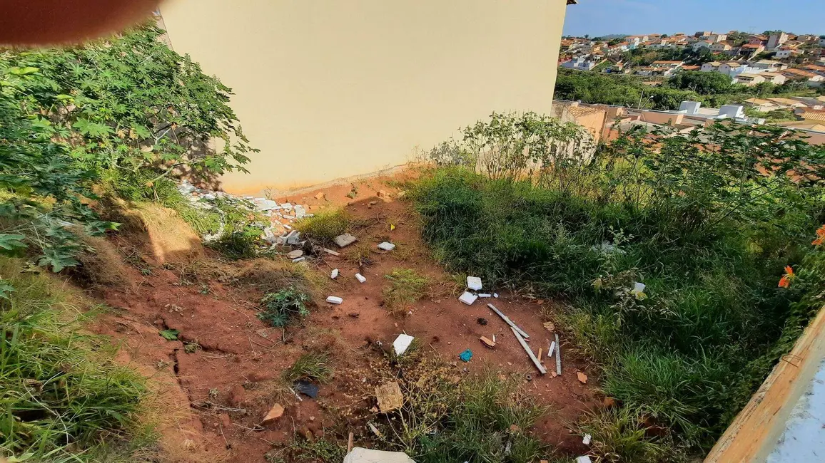 Foto 1 de Terreno / Lote à venda, 360m2 em Esmeraldas - MG