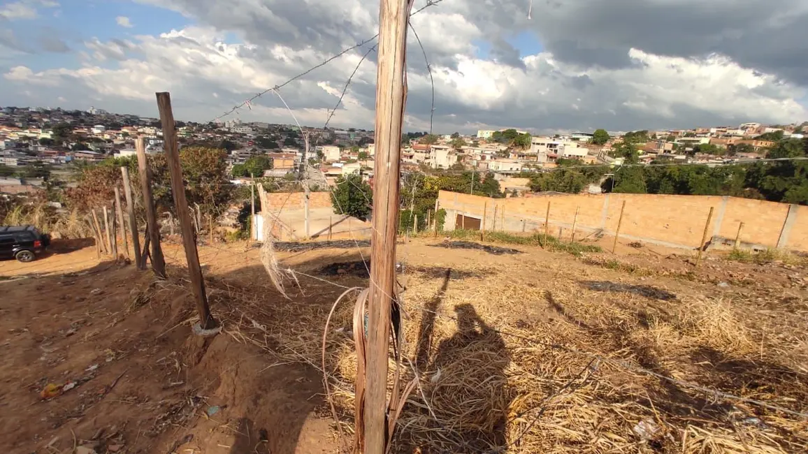 Foto 4 de Terreno / Lote à venda, 440m2 em Veneza, Ribeirao Das Neves - MG