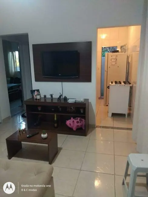 Foto 1 de Casa com 2 quartos à venda, 52m2 em Esmeraldas - MG