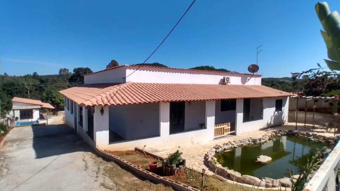 Foto 1 de Chácara com 4 quartos à venda, 210m2 em Esmeraldas - MG