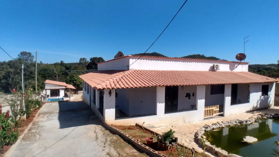 Foto 2 de Chácara com 4 quartos à venda, 210m2 em Esmeraldas - MG