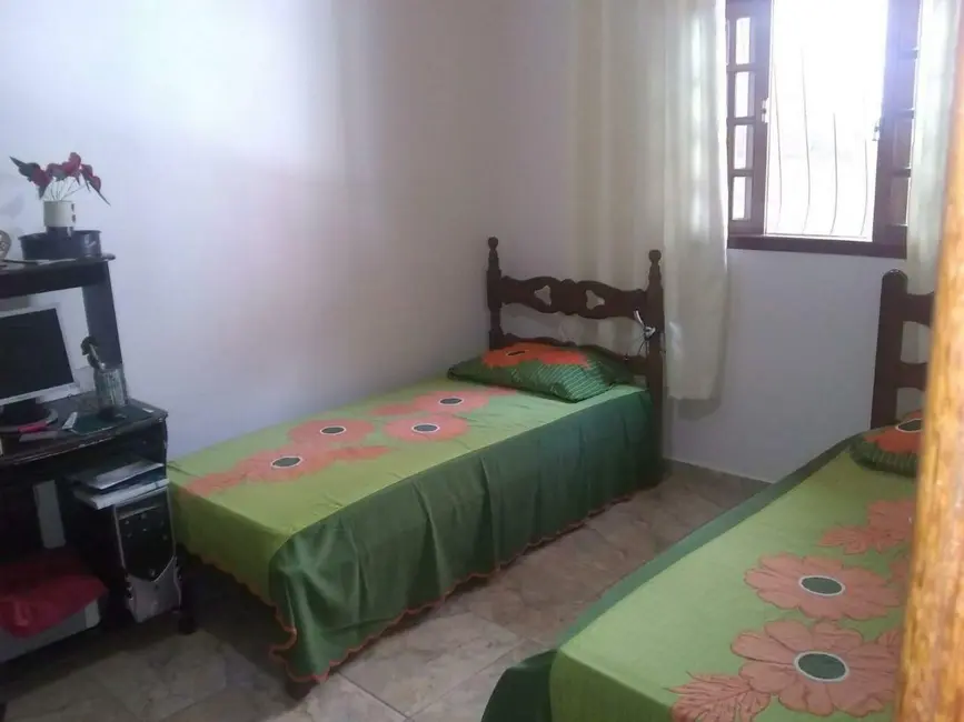 Casa com 4 quartos à venda, 120m2 em Santa Fé (Justinópolis), Ribeirao Das Neves - MG - imagem 3 Foto 3 de Casa com 4 quartos à venda, 120m2 em Santa Fé (Justinópolis), Ribeirao Das Neves - MG