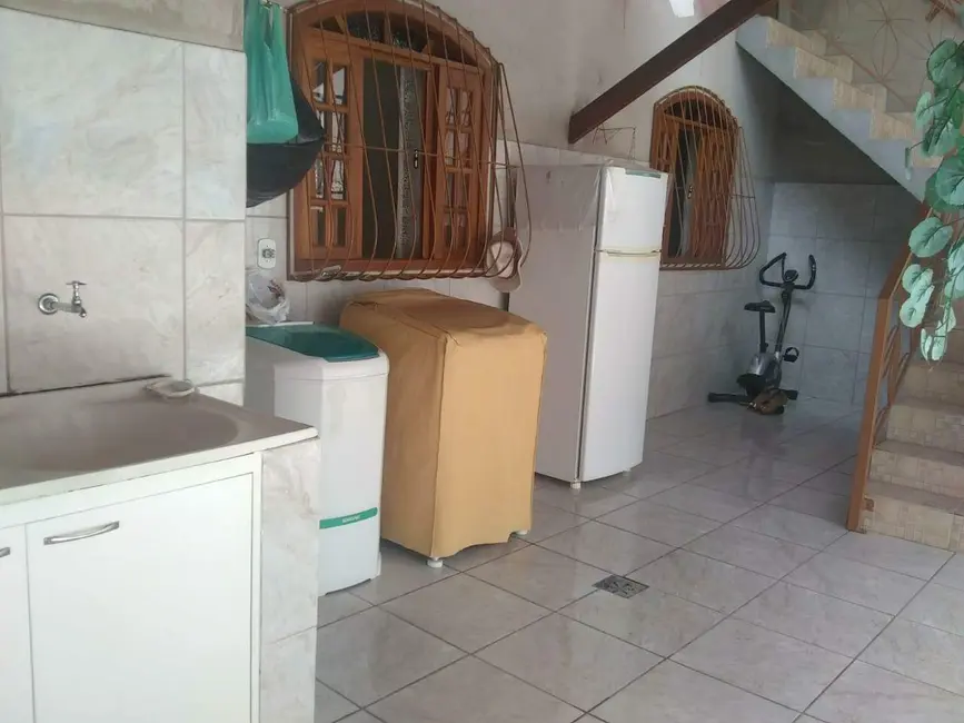 Casa com 4 quartos à venda, 120m2 em Santa Fé (Justinópolis), Ribeirao Das Neves - MG - imagem 7 Foto 7 de Casa com 4 quartos à venda, 120m2 em Santa Fé (Justinópolis), Ribeirao Das Neves - MG